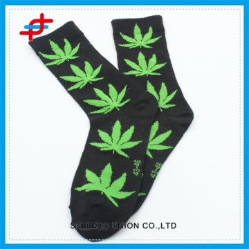 OEM дешевые мужские носки из полиэстера с кленовым листом